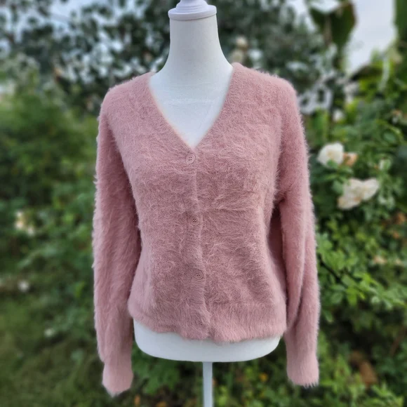 Velvet By Graham & Spencer Pink Fuzzy Cardigan Sweater Top Medium - Picture 2 of 7